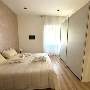 Maddalena Means Apartamento